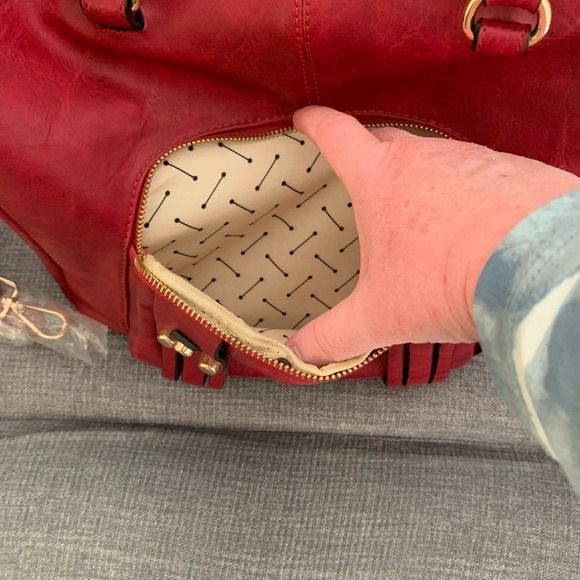 Beautiful brick red bag. - Picture 9 of 15